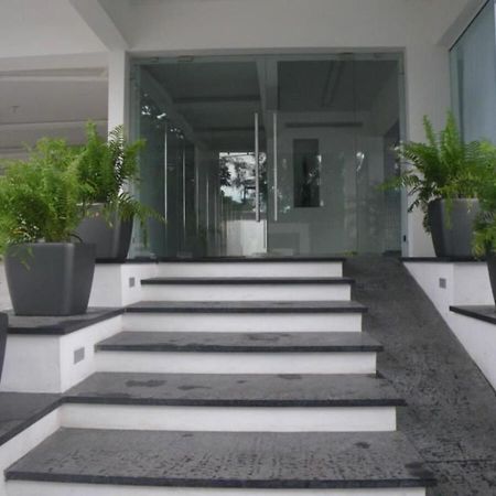Lincoln Suite Pool - Gym - Sauna Санто Доминго Екстериор снимка