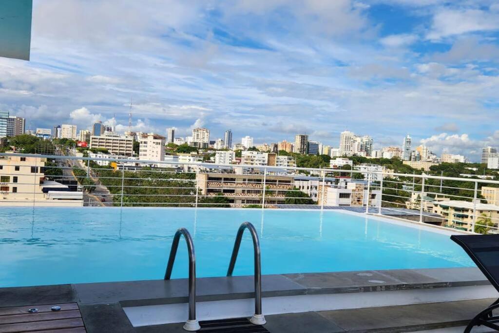 Lincoln Suite Pool - Gym - Sauna Санто Доминго Екстериор снимка
